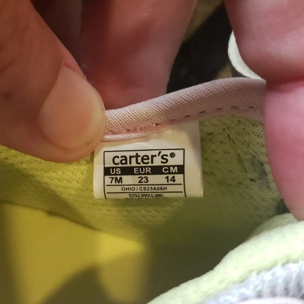 Carters Light‎ Up Velcro Sneakers Size 7M